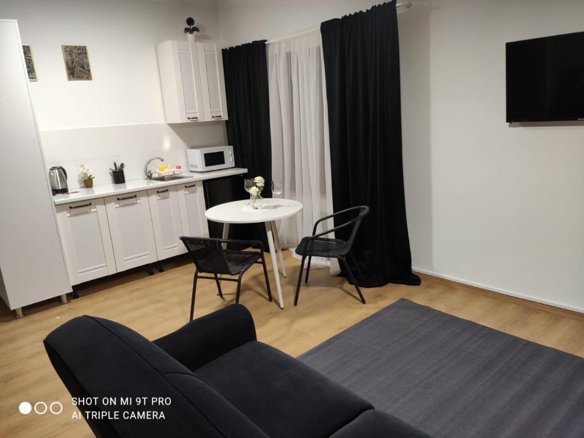 Studio In The Center City Chişinău Esterno foto